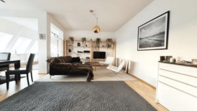 Exklusive Dachgeschosswohnung mit gemeinschaftlichem Pool und Weitblick bis zum Schneeberg - absoluter Ruhelage