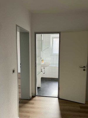 Helle gepflegte 2-Zimmer-Wohnung mit Loggia und Tageslichtbad im Osnabrücker  Stadteil Sonnenhügel