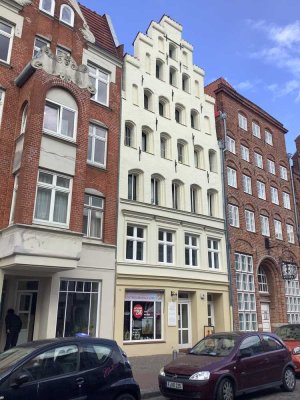 Hier findet jeder seinen Platz: sanierte 3-Zimmer-Wohnung inmitten der Lübecker Altstadt, sofort anm