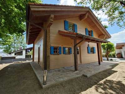 ★ Einladendes Blockhaus-EFH mit großem Garten ★
