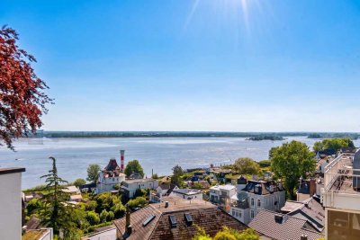 1-Zimmer-Wohnung mit atemberaubendem Elbblick und privater Terrasse im Ortskern von Blankenese: S...