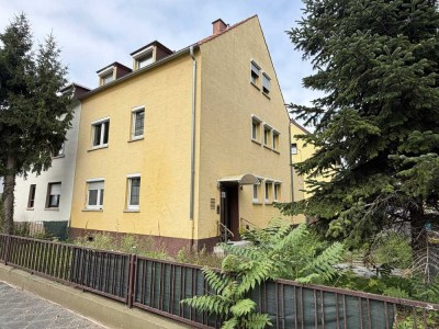 Einseitig angebautes 3-Fam. Haus in beliebter Wohnlage mit Potenzial - leer & renovierungsbedürftig