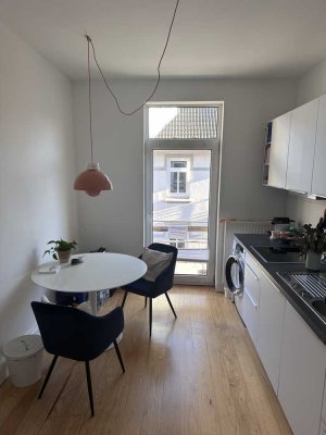 Sanierte 2ZKB Altbauwohnung in Innenhoflage (teilmöbiliert)