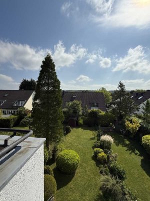 Attraktive 2-Zimmer-DG-wohnung mit tollem Balkon in Bonn-Röttgen!