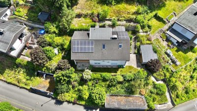 Mehrgenerationenhaus mit Weitblick / tolle Lage in Mittenaar