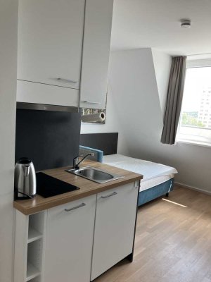 Helles Dachgeschoss- Apartment mit All- In- Miete