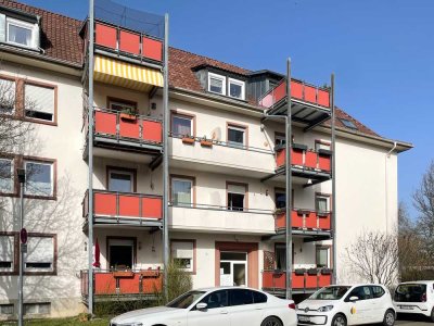 Lichtdurchflutete 3-Zimmer-Wohnung mit Balkon in der Pasteurstraße
