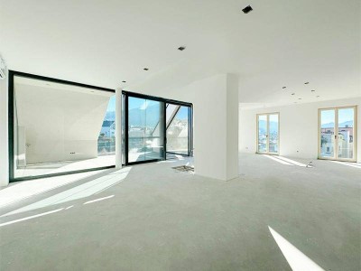 Gmunden: Vom Bett direkt ins Boot - Stylishes Appartement mit Bootshaus.