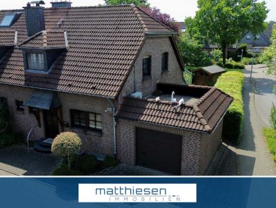 Doppelhaushälfte mit 2 Garagen im Kempener Blumenviertel