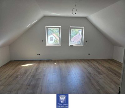 Erstbezug! Hochwertige Familienwohnung über 2 Ebenen! Terrasse, Garten, EBK!