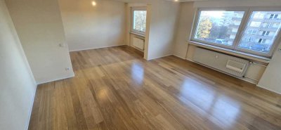 Helle 4-Zimmer Wohnung mit Balkon in Wuppertal, Bezirk Uellendahl-Katernberg