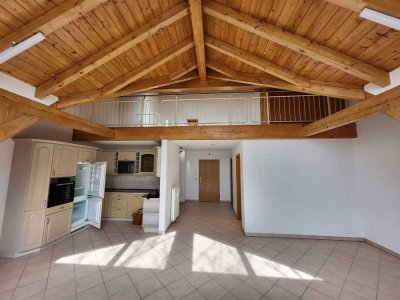 Wunderschöne helle Galerie-Wohnung mit Balkon, Keller und Tiefgaragenstellplatz