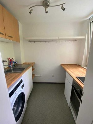 Helle Gepflegte 1 Zi. Wohnung mit EBK WM und Terasse in sehr guter Lage von Karlsruhe