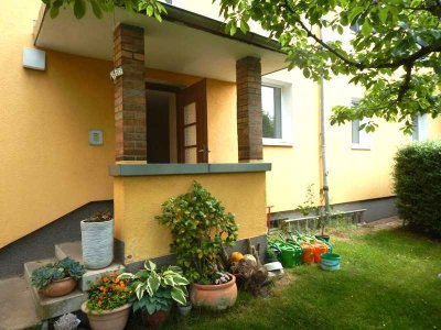 Attraktive und vollständig renovierte 2-Raum-Hochparterre-Wohnung in Halle (Saale)