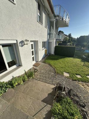 Ruhig gelegene Einliegerwohnung im Grünen mit Blick über Besigheim und PKW-Stellplatz