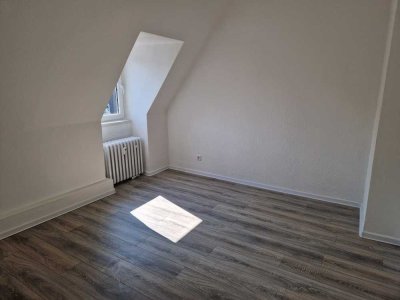 Wunderschöne, lichtdurchflutete 2-Zimmer-Dachgeschosswohnung