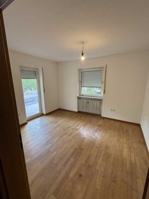 2-Zimmer Ideal als WG Singles oder Paare - mit Dachterrasse und Blick auf die Marienburg