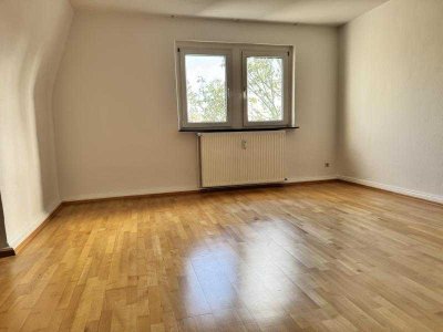 Geräumige 4,5-Zimmer Dachgeschosswohnung in Essen Südviertel