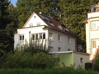 Altbauwohnung mit Balkon und Wintergarten (max. 3 Personen, leider nicht für WGs geeignet)