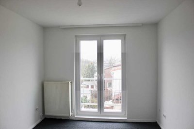 2-Zimmer-Wohnung mit Balkon, EBK in ruhiger Wohnstrasse