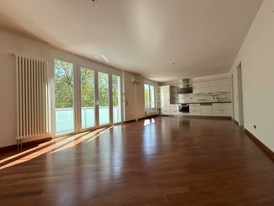 3-Zimmer-Wohnung mit Balkon & Einbauküche in begehrter Weststadt-Lage!