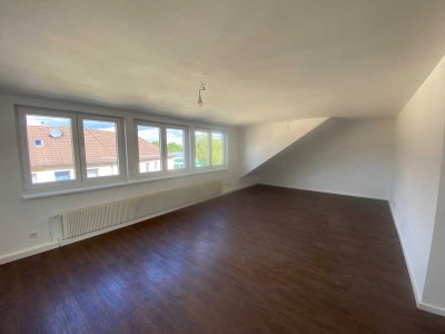 Solingen, sehr schöne 2,5 Zi.-Dachgeschoss-Wohnung