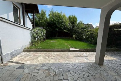 Erstbezug nach Kernsanierug - frisch sanierte 3 Zimmer Erdgeschosswohnung mit großem Garten