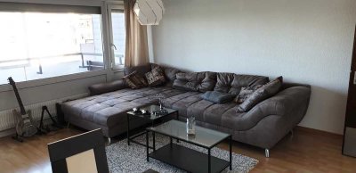 Großzügige 2- Zimmer Wohnung ab sofort frei