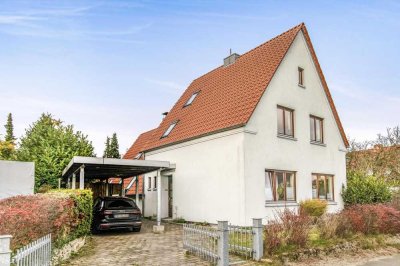 Großzügiges Wohnen in Rönnebeck: Saniertes und modernes Einfamilienhaus mit Carport in ruhiger Lage