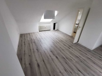 Stilvolle 1-Raum-Dachgeschosswohnung in Mönchengladbach