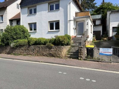 Einfamilienhaus mit Garten und Garage in Meinhard-Frieda sucht seine Liebhaber