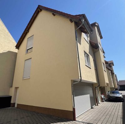 *OHNE PROVISION* Charmante 3-Zi.-Wohnung inkl. 86m² Wohnfl., 2x Stellplatz, Balkon, 2x Abstellraum