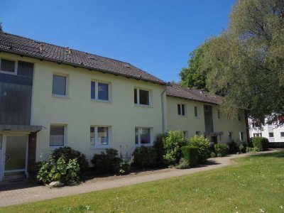 Schöne Wohnung im 1 OG mit Balkon