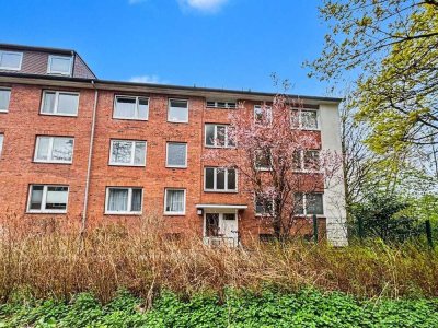 3-Zimmer-Wohnung mit Seeblick und viel Gestaltungspotenzial in Hamburg-Bramfeld
