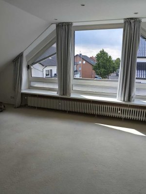 Dachgeschoss-Wohnung mit Balkon ab 1. Oktober2025