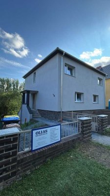 Attraktive und vollst. renovierte 3-Raum-EG-Wohnung mit geh. Innenausstattung mit Balkon