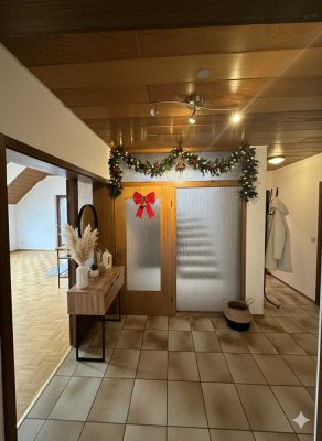 Einziehen und Genießen: Großzügige Wohnung mit Wohnküche in HÄFNERHASLACH