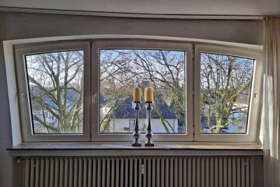 Bredeneyer Wunschplätzchen! Helle, attraktive Dachgeschoss-Wohnung in grüner, zentraler Lage