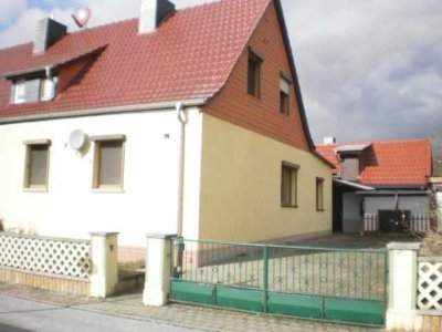 Teilsanierte Doppelhaushälfte in Wallhausen