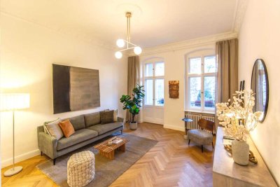 Gründerzeit-Altbau | 4 Zimmer, Lift & Balkon, Designbad, Bestlage – Erstbezug