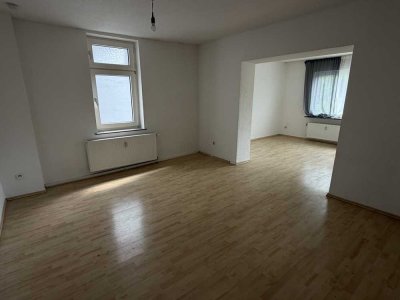 3 Zimmer in der 1. Etage, 1 Monat mietfrei bei Selbstrenovierung