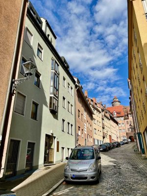 Wohnen mit Blick auf die Burg und St-Sebald - 2-Zi.-Whg. mit EBK und 2 x Loggia