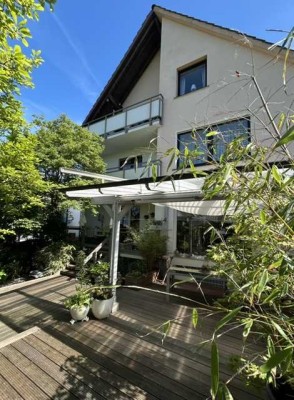 Ein-/Zweifamilienhaus in sehr beliebter Lage mit Traumgarten!