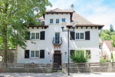 ++ Lichtdurchflutete 4-Zimmer-Wohnung in historischem Objekt zentrumsnaher Lage von Heidenheim ++