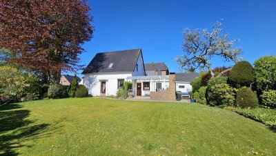 0 % Käuferprovision! Wunderschönes, charmantes Haus mit Garage + Nebengebäude auf 1200 m² Grundstück