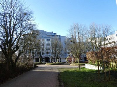 Klasse 3,5 Zimmer-Wohnung mit 2 Balkonen und TG-Stellplatz in einem Wohn- und Geschäftshaus
