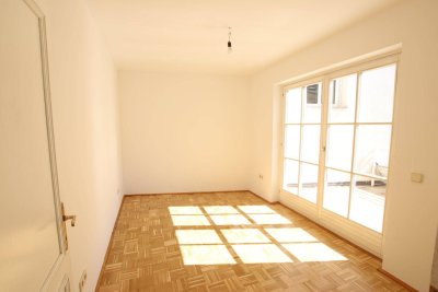 Entzückende 2 Zimmer Wohnung mit Terrasse in der Altstadt am Pfarrplatz