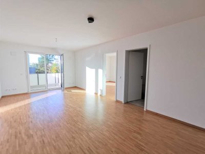 Moderne 2-Zimmer-Wohnung mit großem Balkon und Einbauküche in München/ Obersendling