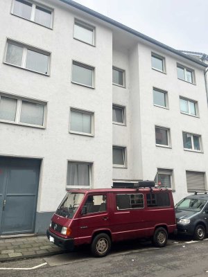 Gut geschnittene 2- Zimmer Wohnung mit Balkon und viel Tageslicht