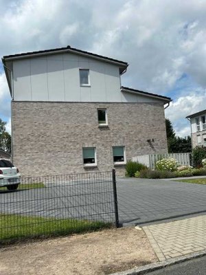 Zweitbezug: attraktives 6-Zimmer-Reihenhaus mit hochwertiger Einbauküche in Ratzeburg